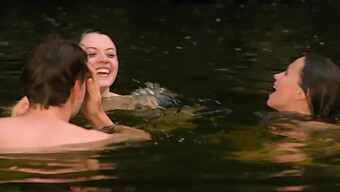 Amours En Plein Air Avec Des Nanas Aux Seins Naturels