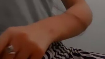 Une Fille Amateur S'Engage Dans Un Sexe Brutal Dans Une Vidéo Maison