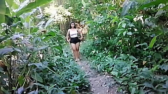 Amateur Latina Girl Gets Fucked In The Great Outdoors