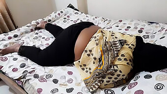 Indian 19-Year-Old Bbw Experiences First Sexual Encounter With Boyfriend In Bed