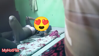 Remaja Cantik (18+) Dikasih Kamera Tersembunyi