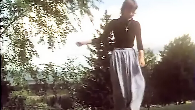 Retro Evropski Užitek: Švedska Klobasa In Jebanje V Vintage Filmu